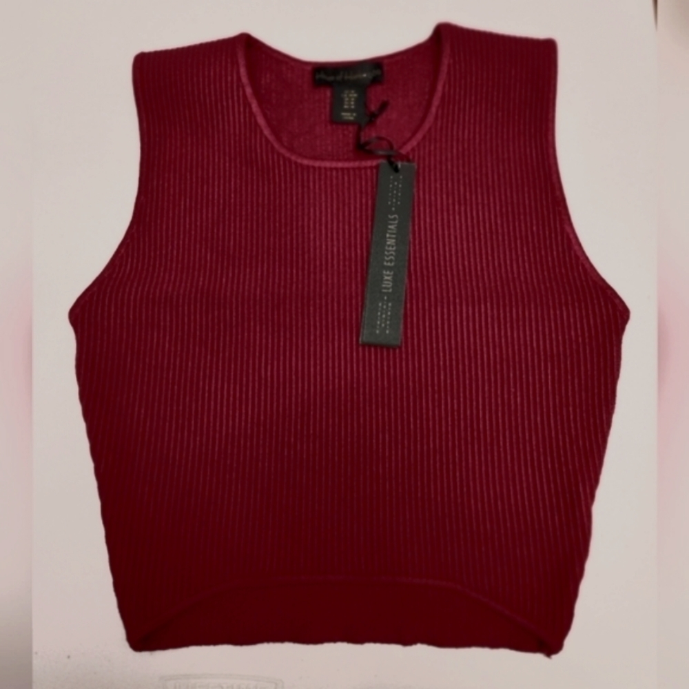 House of Harlow 1960 Crewneck Ribbed Knit Crop Top - Picture 2 of 8
